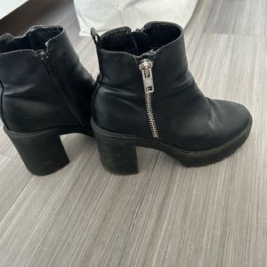 Steve Madden Black Ankle Boots with Zipper